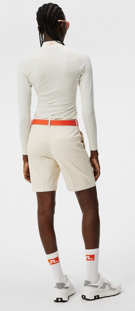 J.Lindeberg Gwen Long Shorts, Almond Milk, dámské golfové kraťasy