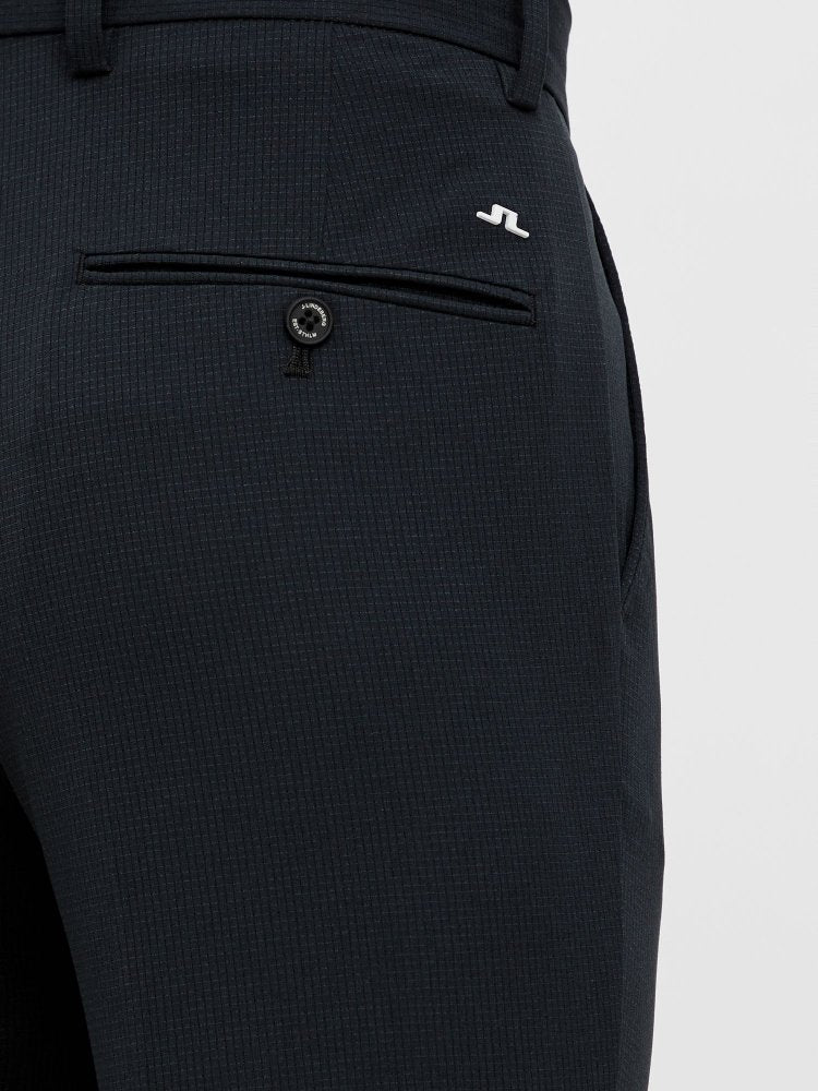 J.Lindeberg Vent Tight, Black, golfové kraťasy pro muže