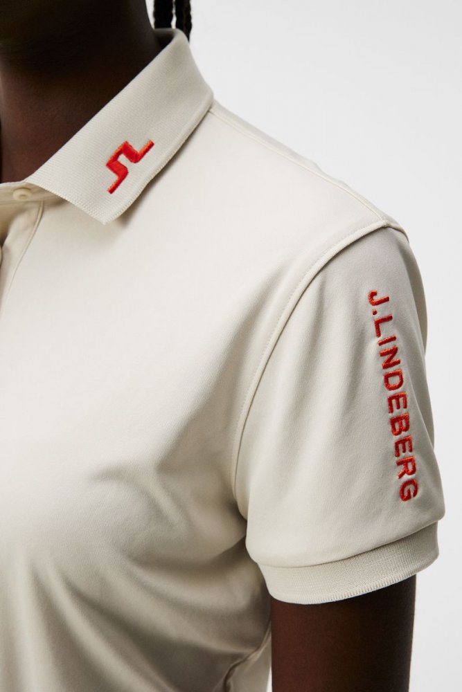 J.Lindeberg Tour Tech Polo, Almond Milk, dámské golfové tričko